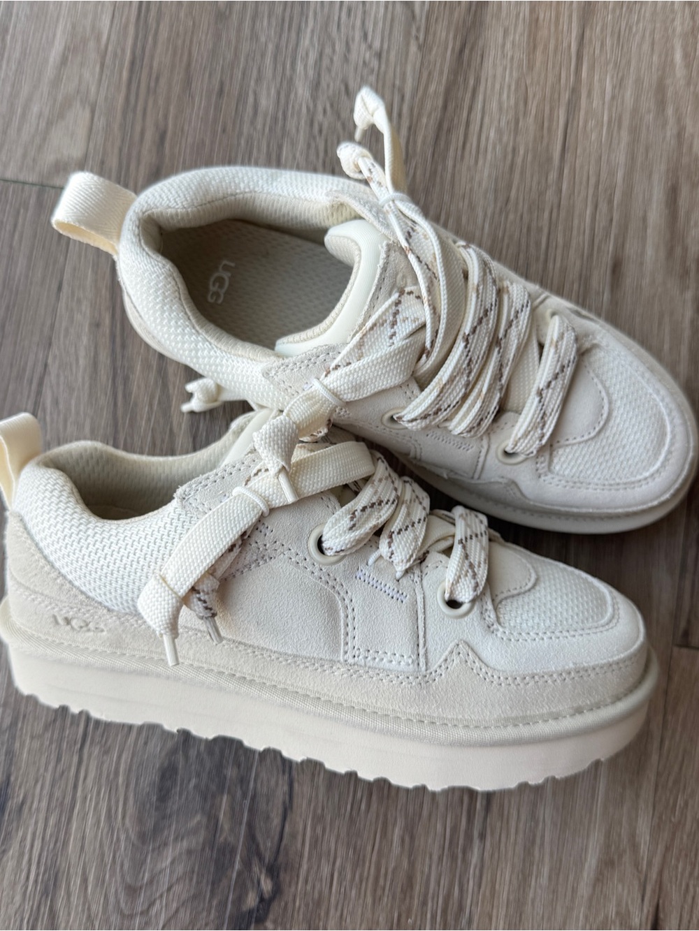 Size 6 UGG Lowmel Sneakers Cream Beige Suede Women's Booties